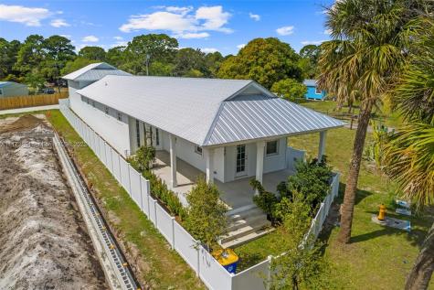 4980 SE Railway Avenue Stuart FL 34997