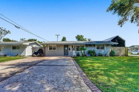 7601 NW 14th Street Pembroke Pines FL 33024