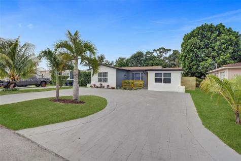 2216 Plunkett Street Hollywood FL 33020