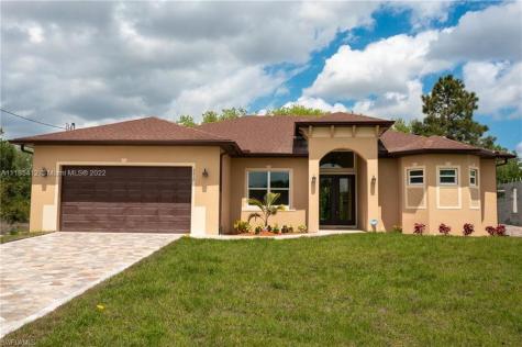 3212 2nd Street W Lehigh Acres FL 33971
