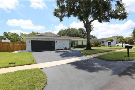 1350 SW 67th Avenue Plantation FL 33317