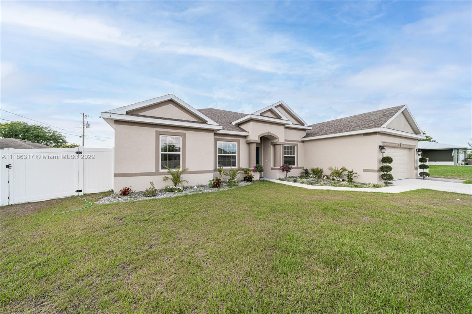 318 SE 5th Pl, Cape Coral FL 33990
