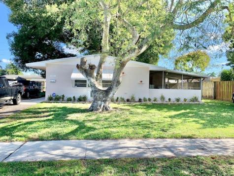 251 N 70th Way Hollywood FL 33024