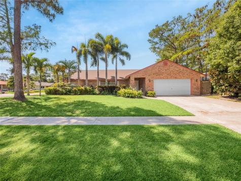 1360 Raintree Lane Wellington FL 33414