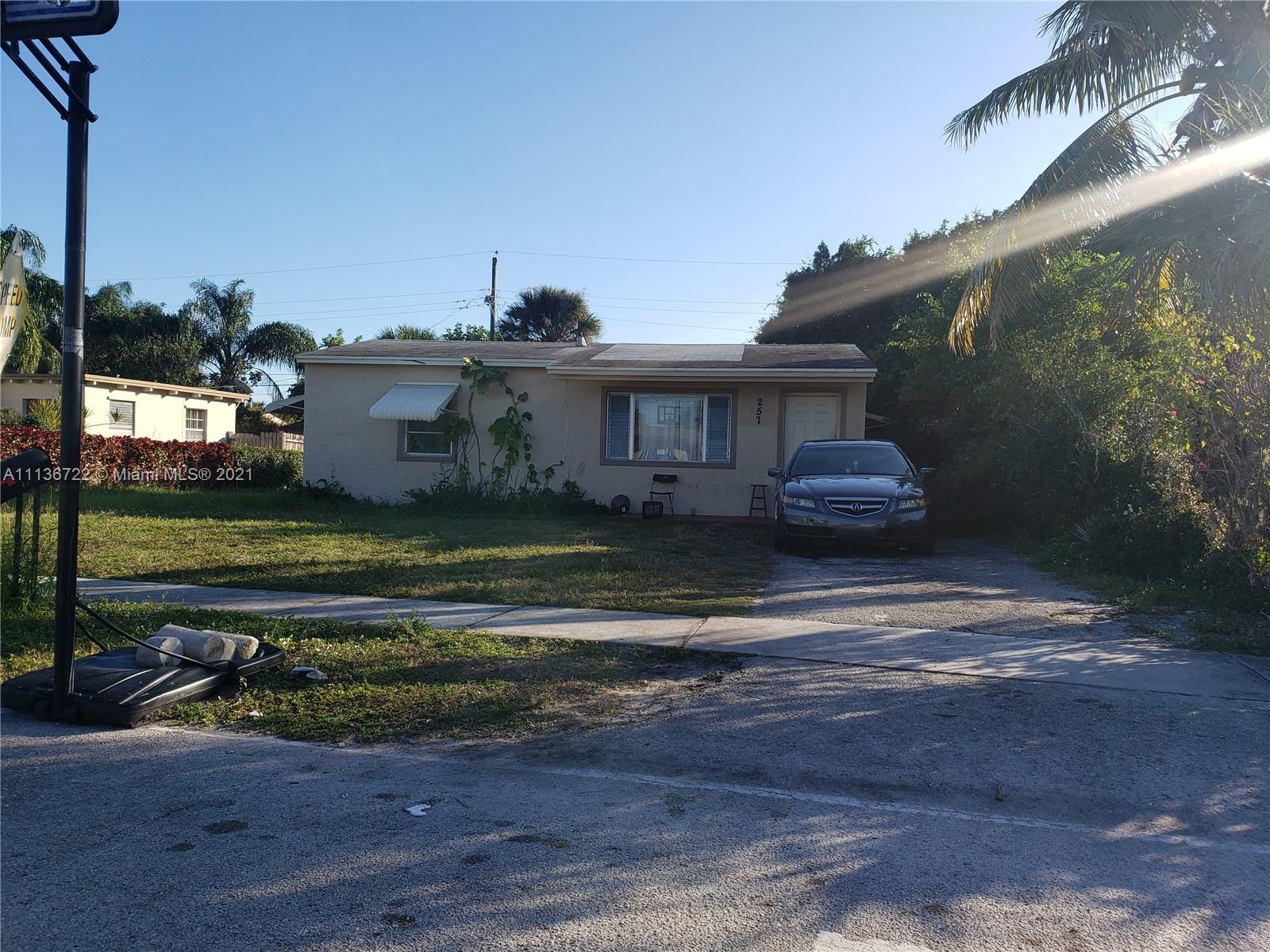 257 W 28th Street Riviera Beach FL 33404