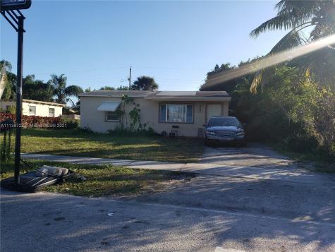257 W 28th Street Riviera Beach FL 33404
