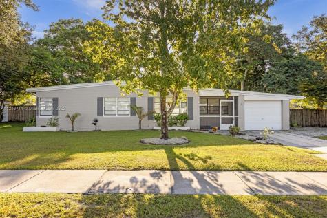 21 S Linden Drive Orlando FL 32807-5042