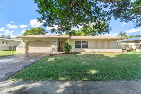 5301 SW 8th Court Plantation FL 33317