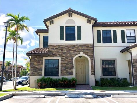 9204 W 33rd Way Hialeah FL 33018