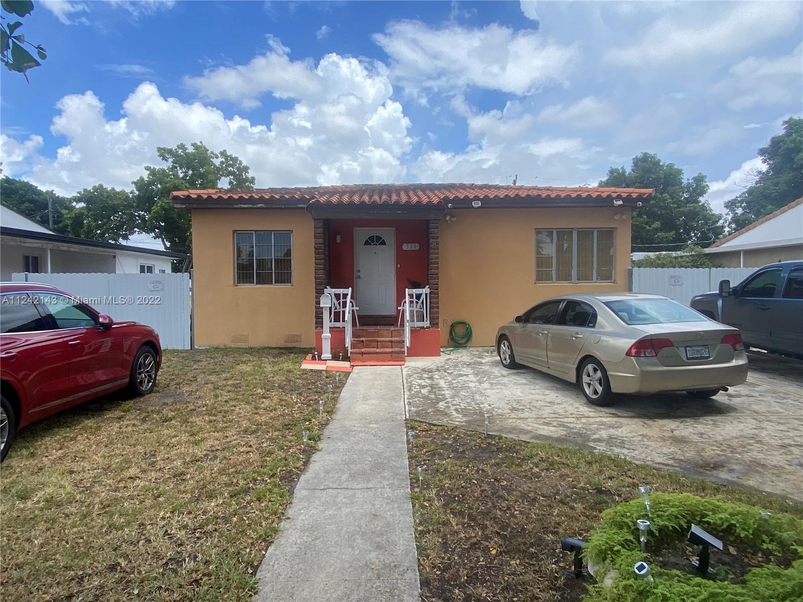 733 E 40th Street Hialeah FL 33013