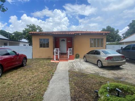 733 E 40th Street Hialeah FL 33013