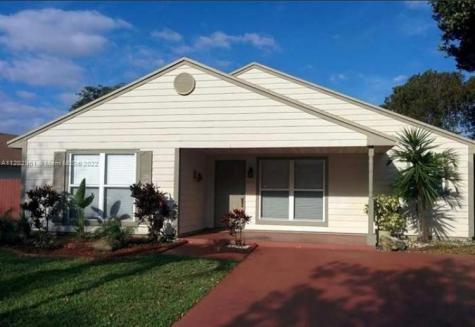 1450 SW 85th Terrace Pembroke Pines FL 33025