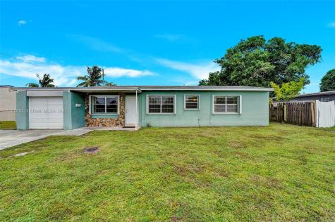 18321 NW 30th Avenue Miami Gardens FL 33056