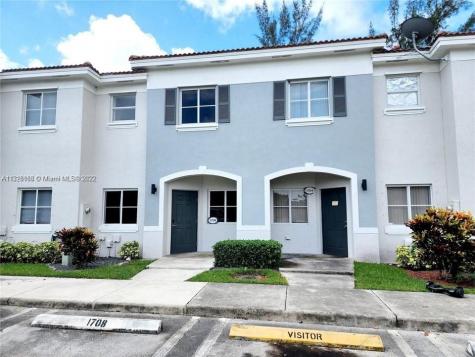 1704 SE 31st Court Homestead FL 33035