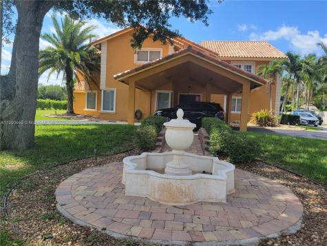 13840 Alexandria Court Davie FL 33325