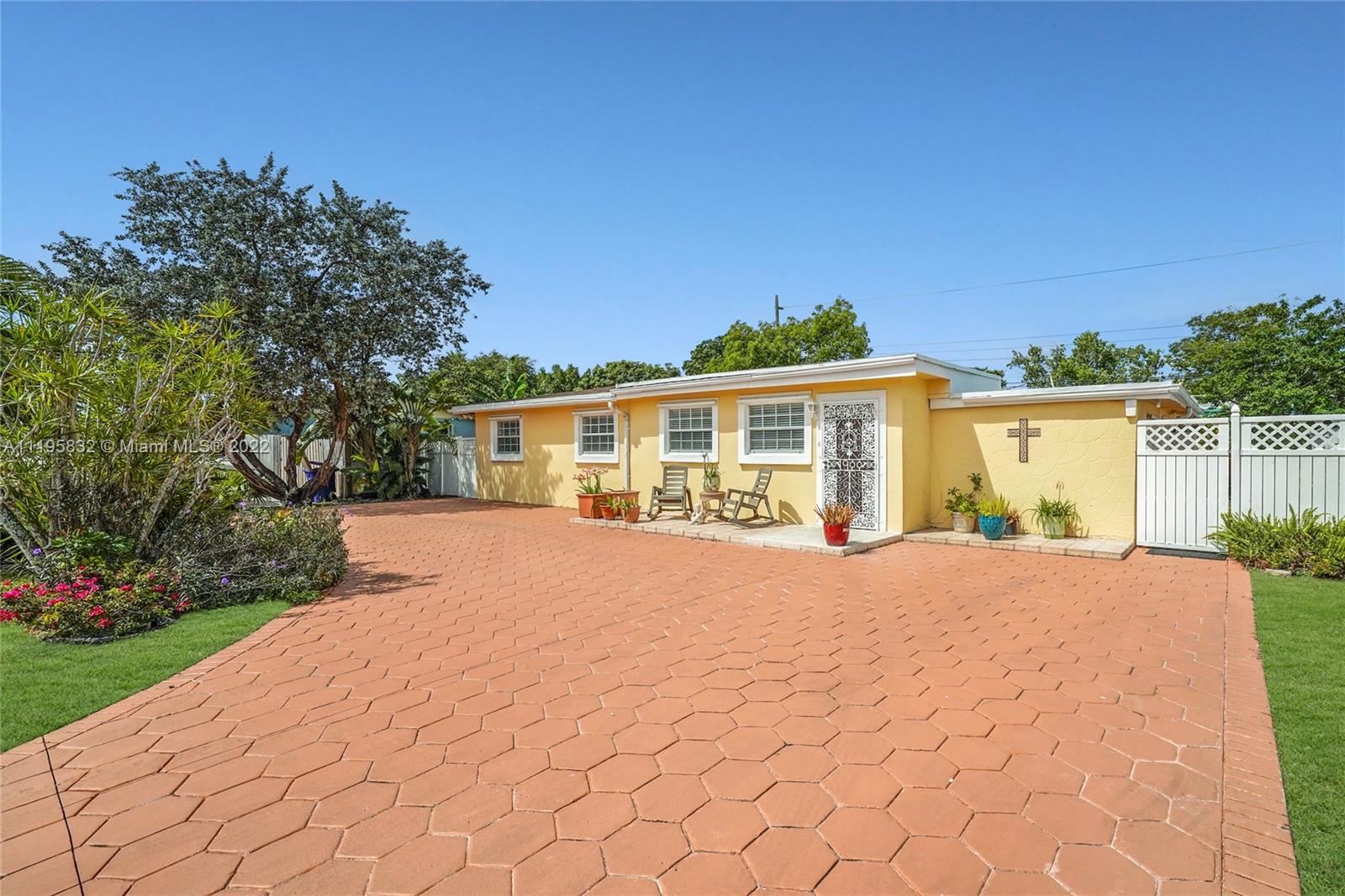 1900 SW 97th Terrace Miramar FL 33025