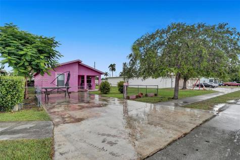 861 SW 7th Street Homestead FL 33030