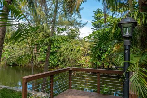 7143 SW 66th Avenue South Miami FL 33143