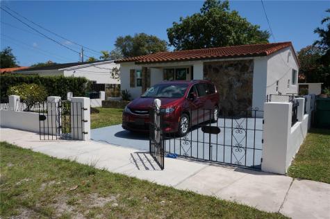 4240 SW 14th Street Miami FL 33134