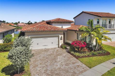 914 SW 113th Way Pembroke Pines FL 33025