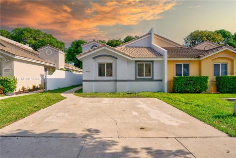 20555 SW 93rd Avenue Cutler Bay FL 33189