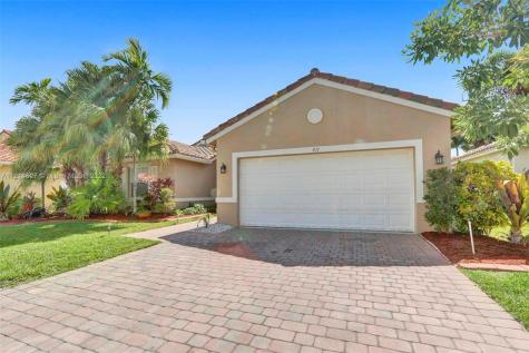 811 SW 190th Avenue Pembroke Pines FL 33029
