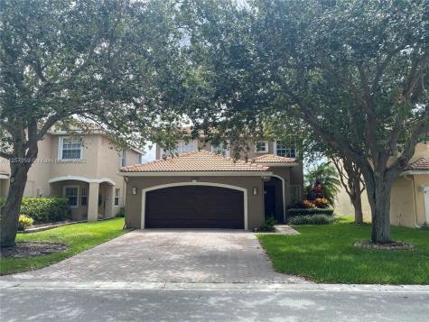 7125 Crescent Creek Way Coconut Creek FL 33073