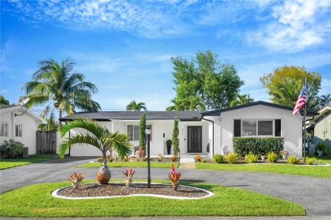 8861 NW 15th Street Pembroke Pines FL 33024