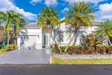 21495 SW 90th Place Cutler Bay FL 33189