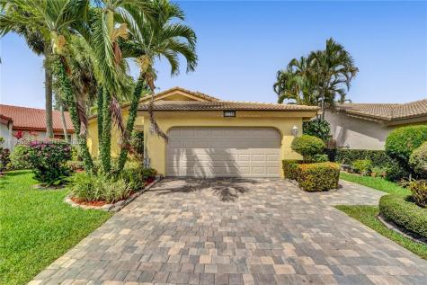 5739 Lakeview Mews Circle Boynton Beach FL 33437