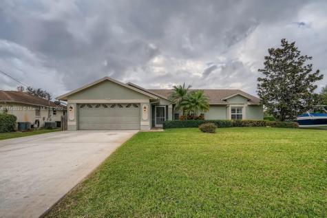 634 SE Dean Terrace Port St. Lucie FL 34984