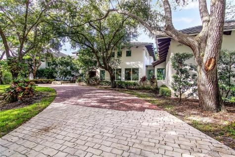 5845 SW 129th Terrace Pinecrest FL 33156
