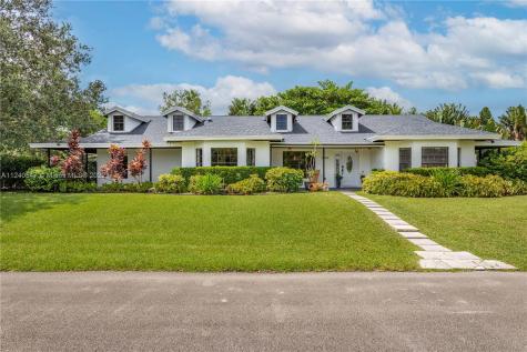 15200 SW 24th Place Davie FL 33326