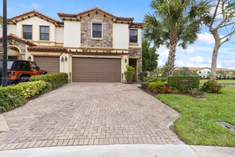 4031 Devenshire Court Coconut Creek FL 33073