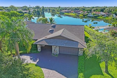 1042 NW 99th Avenue Plantation FL 33322