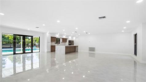 7504 SW 179th Terrace Palmetto Bay FL 33157