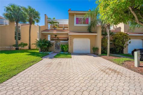 10268 NW 51st Terrace Doral FL 33178