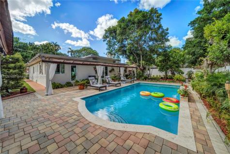 14901 NE 8th Avenue Miami FL 33161