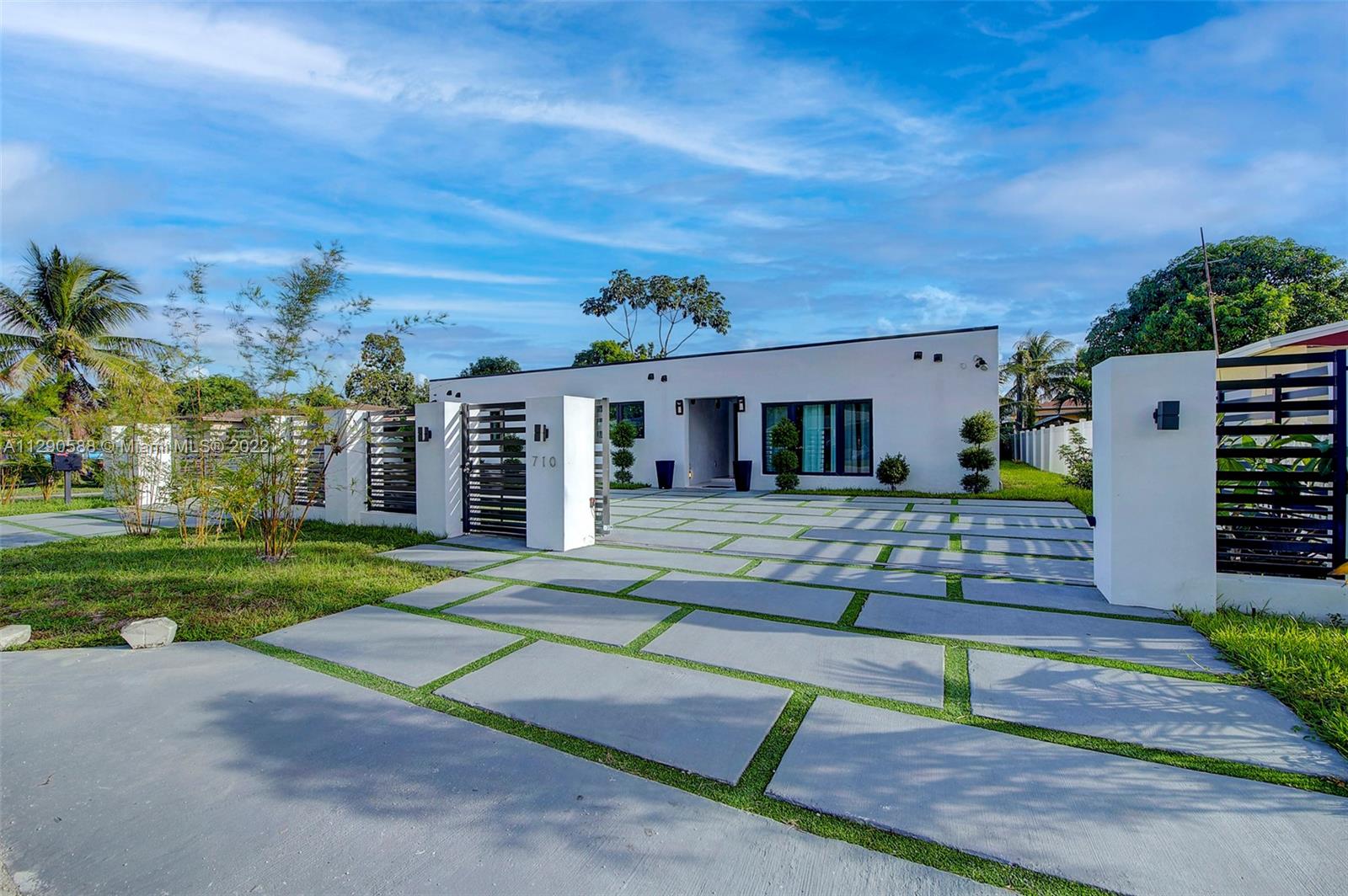 710 NE 160th Street Miami FL 33162