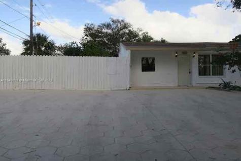 7031 Liberty Street Hollywood FL 33024