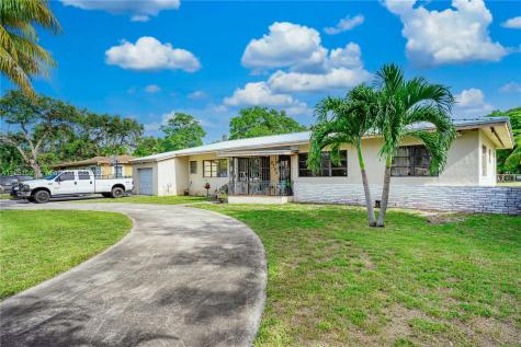 275 NE 148th Street Miami FL 33161