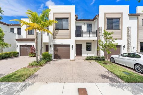 20653 NE 2nd Court Miami FL 33179
