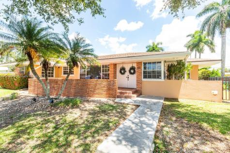 105 NE 18th Street Homestead FL 33030