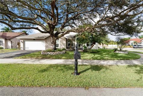 401 Barbri Lane Davie FL 33325