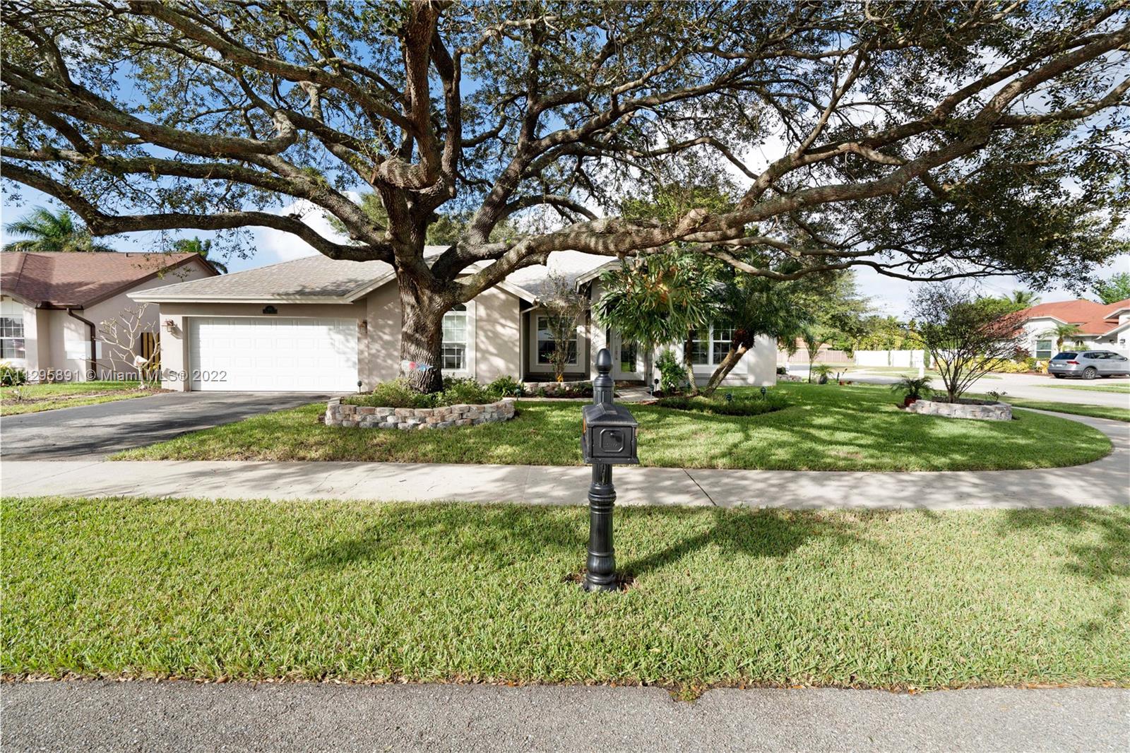 401 Barbri Lane Davie FL 33325
