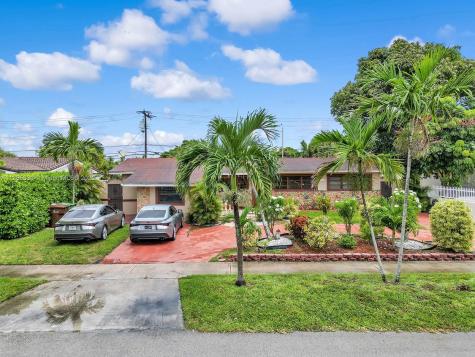 1061 W 59th Place Hialeah FL 33012