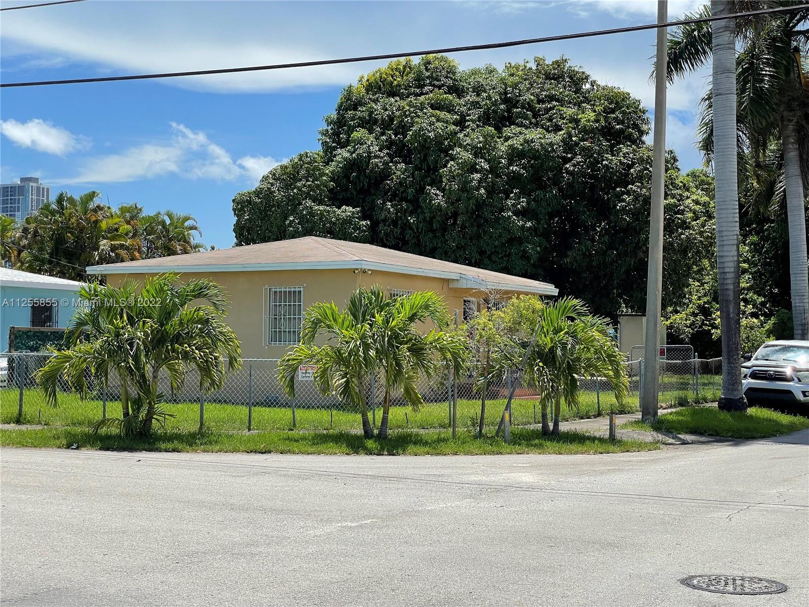 3300 SW 27th Terrace Miami FL 33133