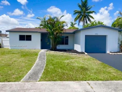 3951 NW 50th Way Lauderdale Lakes FL 33319
