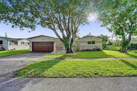 5320 SW 89th Avenue Cooper City FL 33328