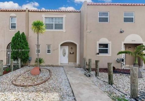 5442 NW 168th Terrace Miami Gardens FL 33055